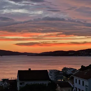 Apartament Island, Trogir